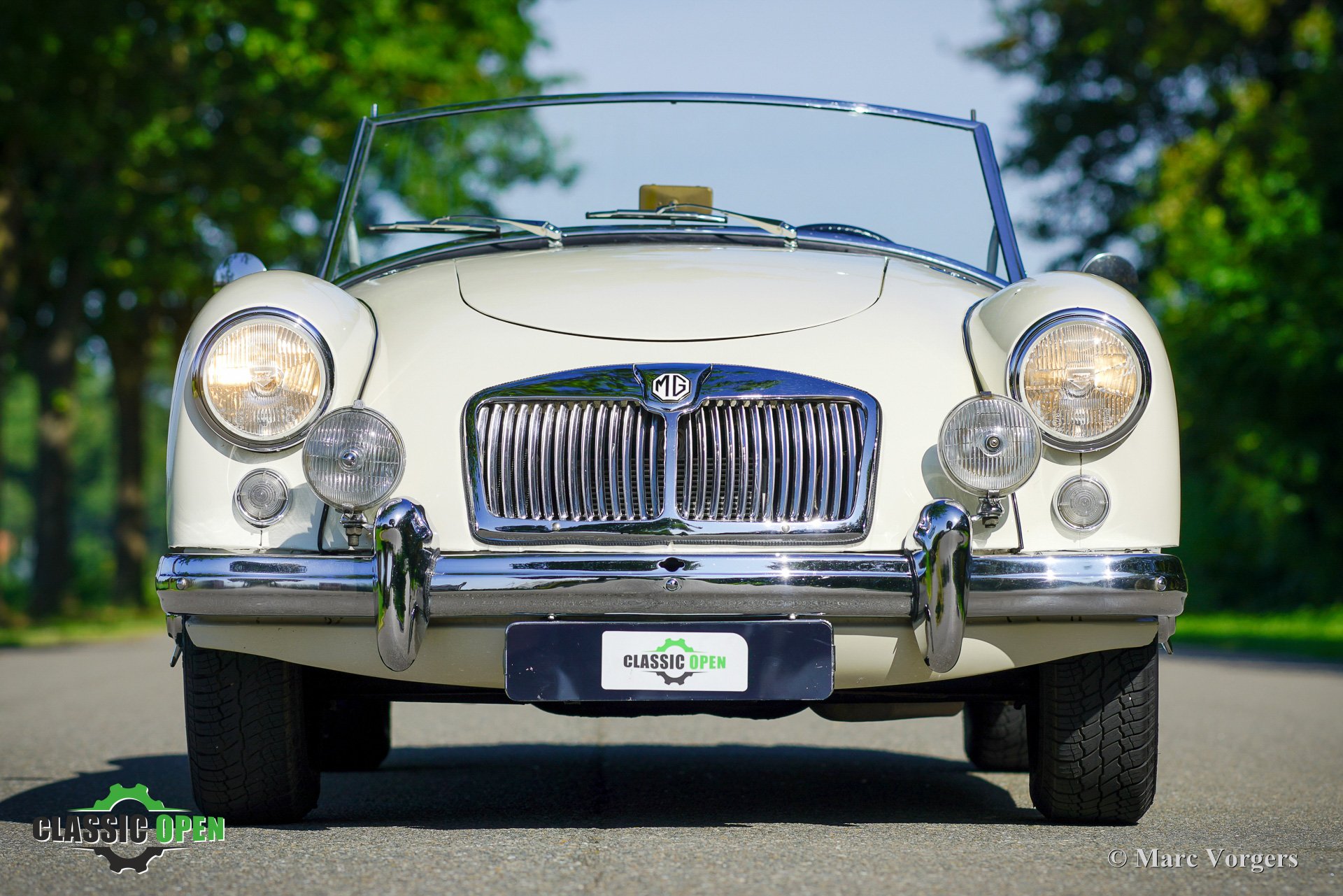 842-mg-mga-1500-roadster-2.jpg