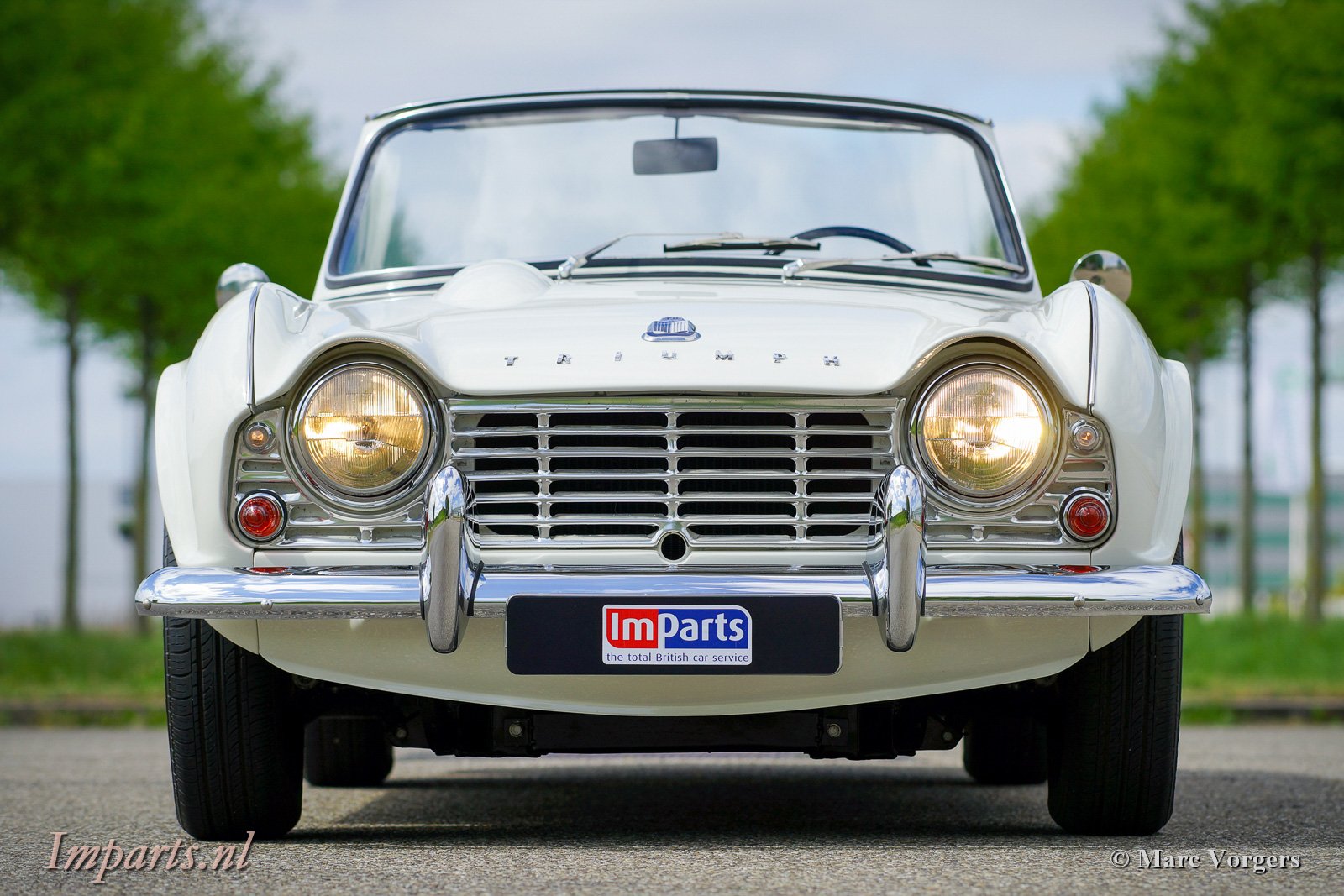 955-triumph-tr4-2.jpg