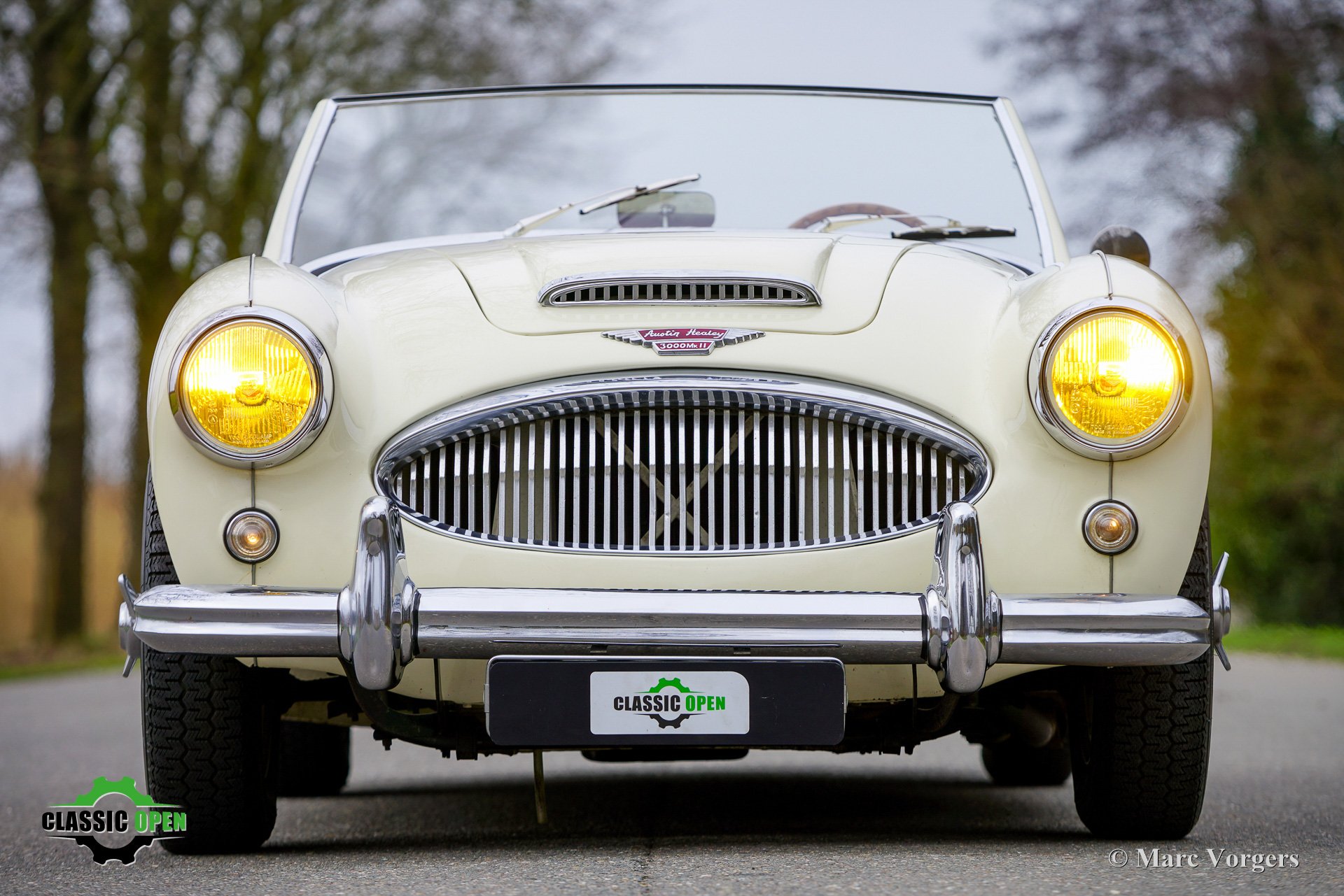 969-austin-healey-3000-mk2-bt7-tri-carb-2.jpg